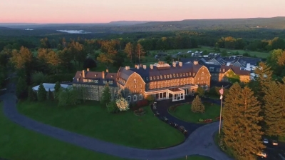 To the Editor: Plane Spotters on the roof of Skytop Lodge